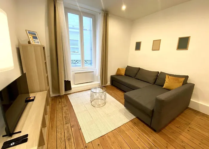 公寓 T2 Au Calme Proche Talensac Et Centre *